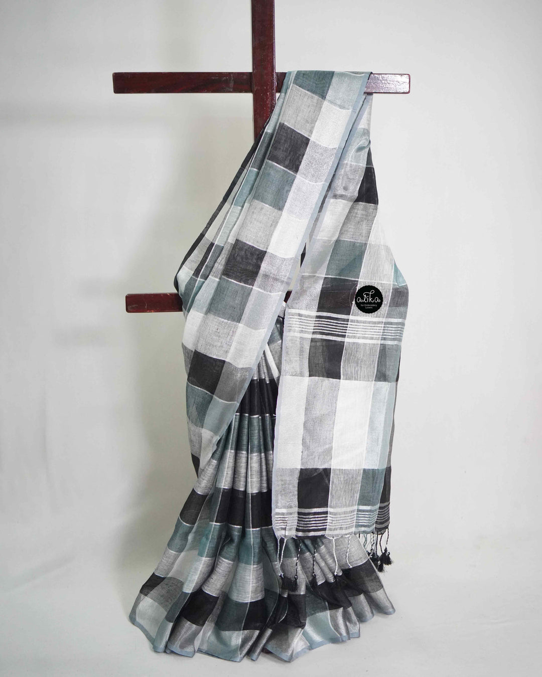 Ganga Jamuna Pure Linen Saree with Tassels