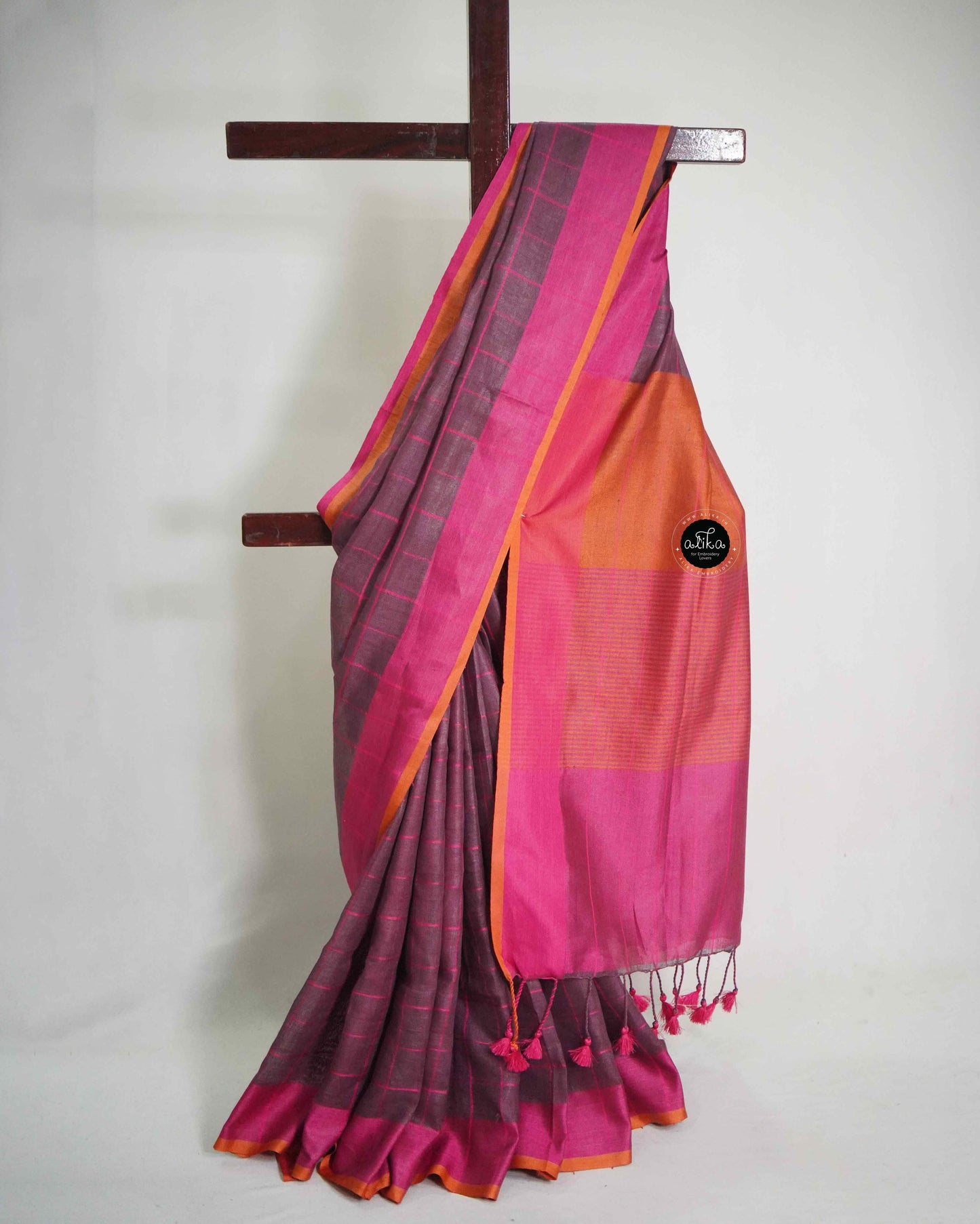 Double-Sided Pure Linen Saree with Tassels