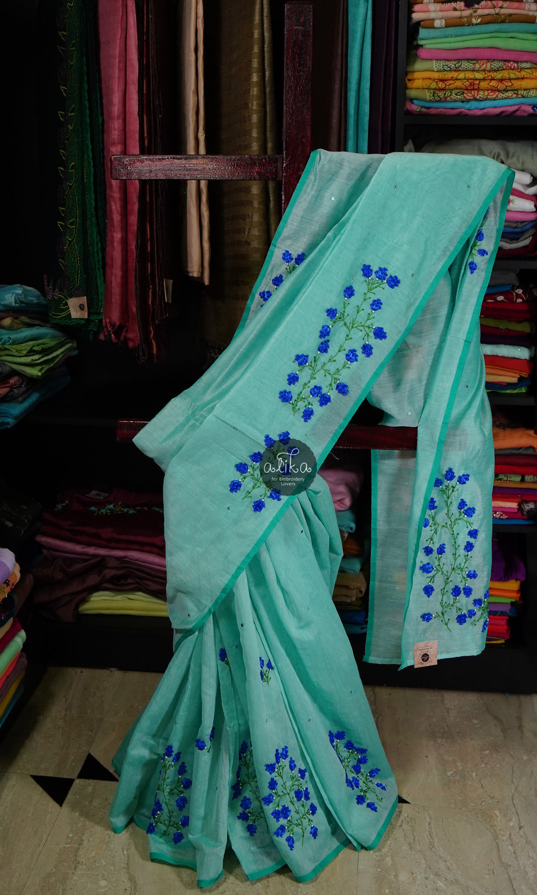 🌿✨ Enchanting Greens: Chanderi Saree with Scattered Mirror Work and Blue Ribbon Work ✨🌊